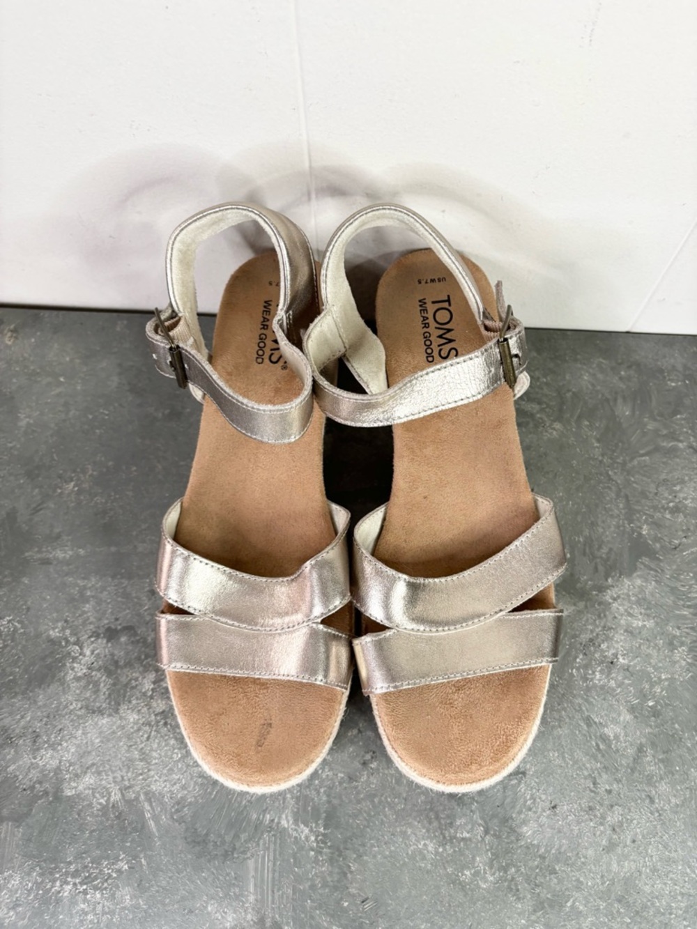 TOMS Aurdrey Espadrille Wedge Sandal size 7.5 metallic tan silver - Picture 6 of 12